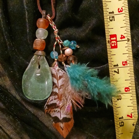 Leather necklace with weathered glass and feathers as tassel - Picture 2 of 3